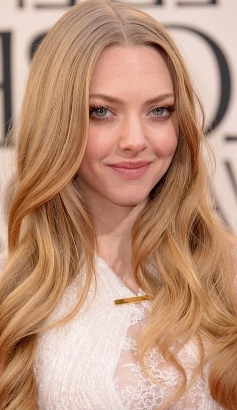 35 Amanda Seyfried Most Impressive Hairstyles – Pretty Designs Inside Long Hairstyles Loose Curls (View 9 of 15)