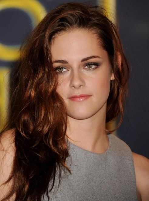 Kristen Stewart Long Hairstyle: Deep Side Part – Pretty Designs Pertaining To Long Hairstyles With Side Part (View 8 of 15)