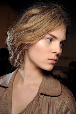 Pulled Up Hairstyles For Long Hair 2017 Regarding Long Hairstyles Pulled Up (View 15 of 15)