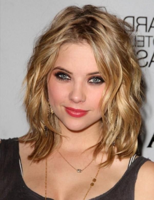 111 Best Layered Haircuts For All Hair Types [2017] – Beautified For Short To Medium Hairstyles For Thick Hair (View 5 of 15)