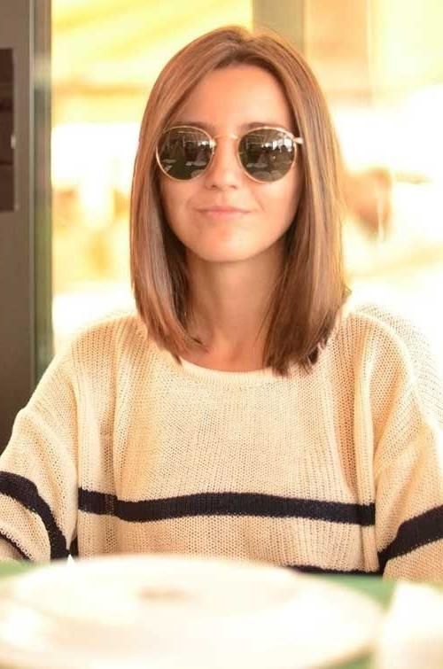 20 Most Versatile Short Straight Haircuts For Stylish Women With Medium Short Straight Hairstyles (View 11 of 15)