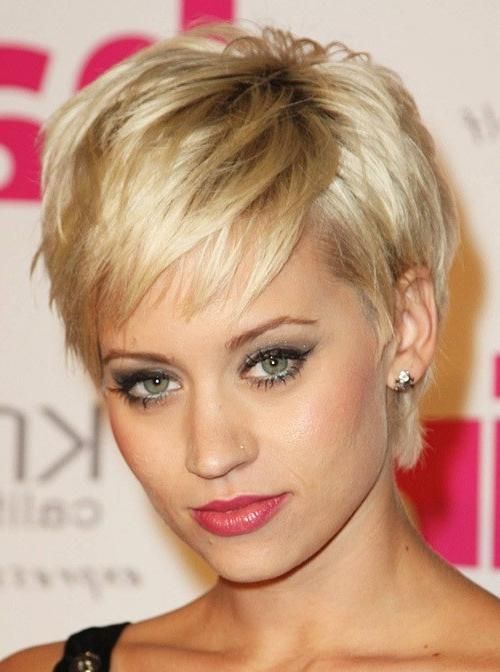 50 Smartest Short Hairstyles For Women With Thick Hair In Ladies Short Hairstyles For Thick Hair (View 2 of 15)