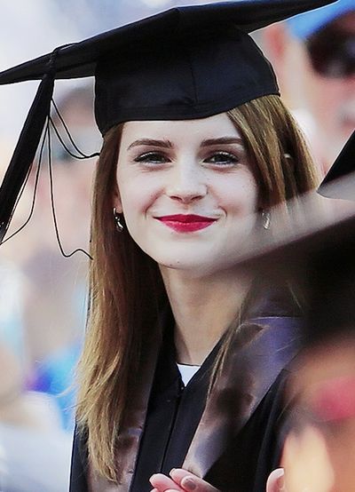 Cute Hairstyles With Graduation Cap: Collections Of Short Pertaining To Short Hairstyles With Graduation Cap (View 3 of 15)