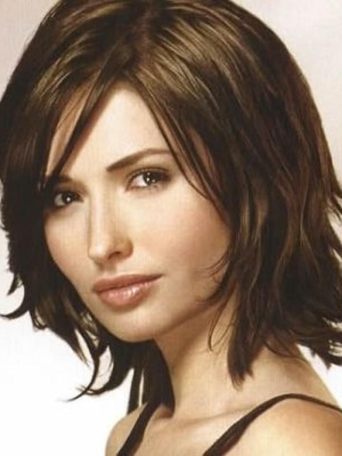 To Medium Length Hairstyles For Thick Hair 2017 For Short To Medium Haircuts For Thick Hair (View 9 of 15)