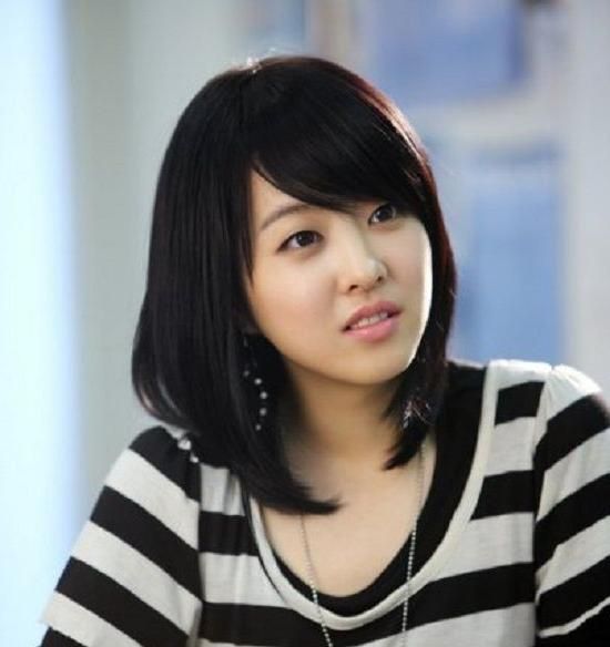 Best 25+ Korean Hairstyles Women Ideas On Pinterest | Korean With Korean Women Hairstyles For Medium Hair (View 11 of 15)