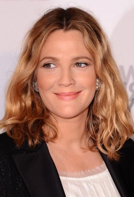 Drew Barrymore Medium Length Hairstyle: Tousled Wavy Bob Hair For Latest Drew Barrymore Shoulder Length Bob Hairstyles (View 1 of 15)