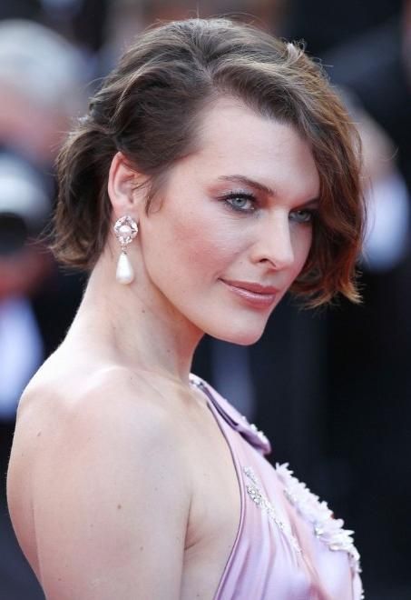 Milla Jovovich Short Hairstyle: Sexy Tousled Bob Haircut Inside Recent Milla Jovovich Curly Short Cropped Bob Hairstyles (View 8 of 15)