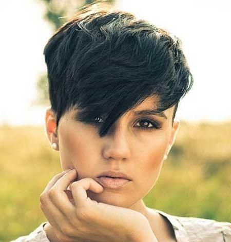 2020 Popular Edgy Short Haircuts For Thick Hair