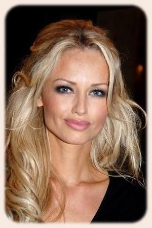 2017 Long Hairstyles For High Foreheads Inside The 25+ Best Haircut For Big Forehead Ideas On Pinterest | Hair (View 15 of 15)