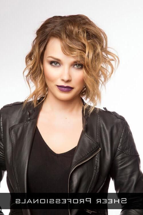 24 Perfect Short Hairstyles For Thin Hair (2018's Most Popular) Within Short Hairstyles For Thin Curly Hair (View 4 of 20)