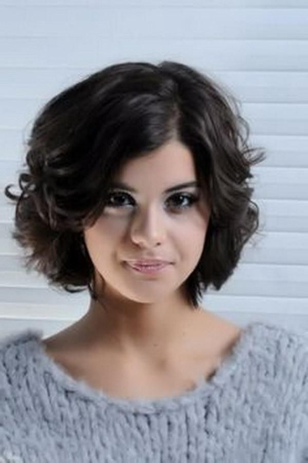 25 Beautiful Short Haircuts For Round Faces 2017 In Short Haircuts For Wavy Hair And Round Faces (Gallery 2 of 20)