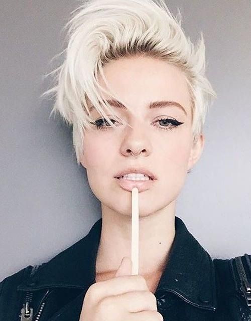 20 Best Collection of Short Haircuts for Long Chin