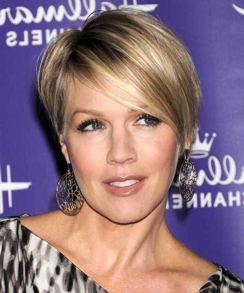 30 Best Jennie Garth Images On Pinterest | Jennie Garth, Live And Pertaining To Short Hairstyles That Make You Look Younger (View 10 of 20)