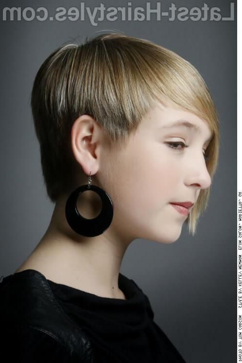 40 Cute Short Haircuts For Short Hair (updated For 2018) With Regard To Asymmetric Short Haircuts (Gallery 20 of 20)