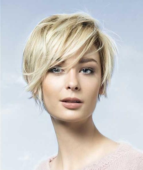 Featured Photo of 2024 Latest Short Haircuts for Round Faces Women