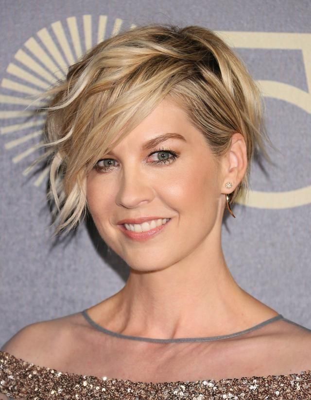 20 best collection of short haircuts for long chin