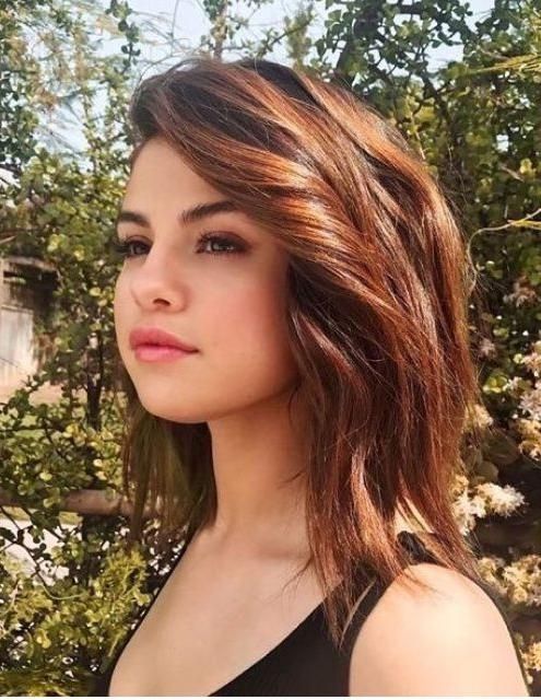Best 25+ Selena Gomez Short Hair Ideas On Pinterest | Selena Gomez Throughout Selena Gomez Short Hairstyles (View 15 of 20)