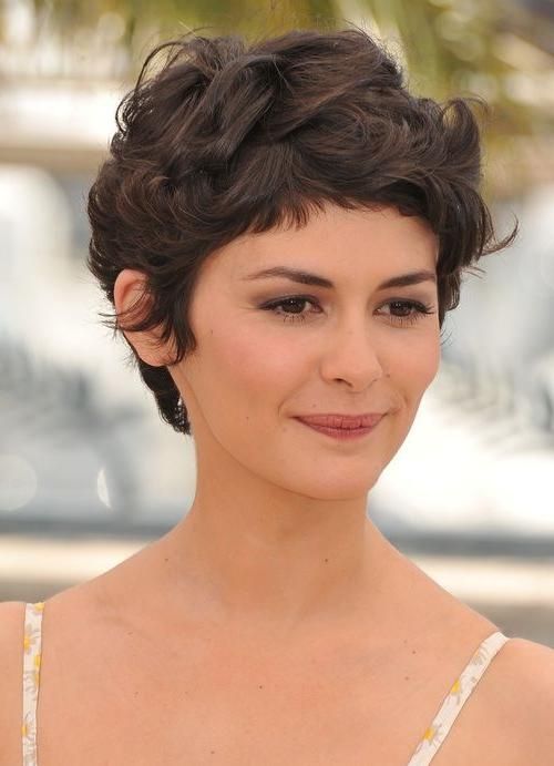 20 Ideas of Short Haircuts For Wavy Frizzy Hair