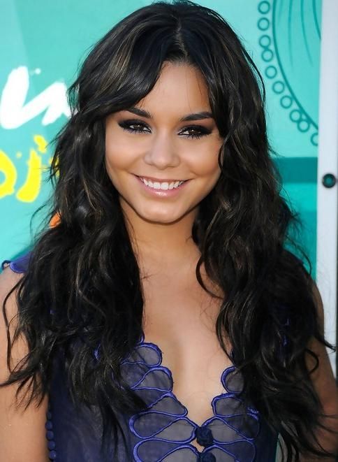 Best And Newest Vanessa Hudgens Long Hairstyles Within Vanessa Hudgens Long Hairstyle: Wavy Haircut For Fine Hair (Gallery 5 of 20)