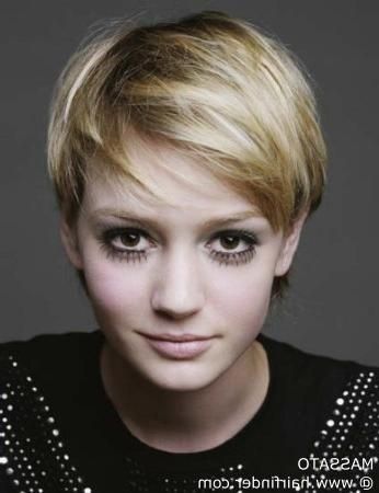 Coupe Francoise Sagan – A Short And Easy To Manage Haircut For For Short Haircuts For Petite Women (View 3 of 20)