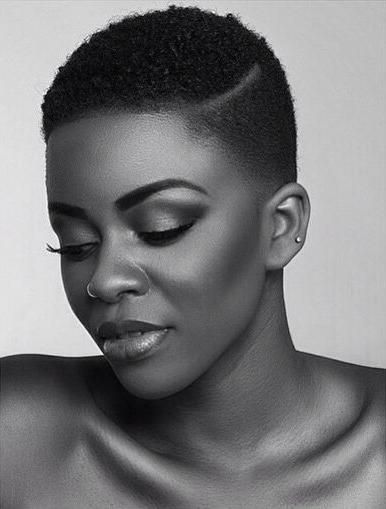 Más De 25 Ideas Únicas Sobre Short Natural Hairstyles For Black Intended For Black Women Natural Short Haircuts (Gallery 19 of 20)