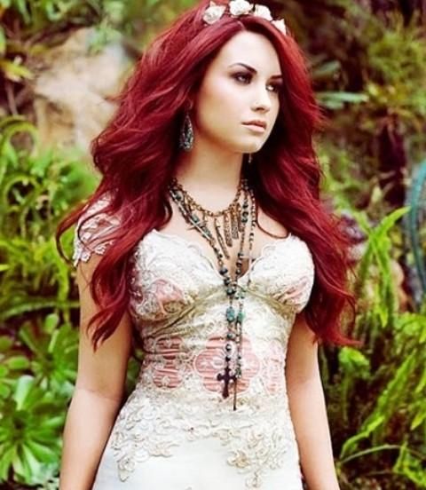 Most Recent Demi Lovato Long Hairstyles Regarding Demi Lovato Hairstyles: Shaggy Long Curls – Pretty Designs (View 10 of 15)