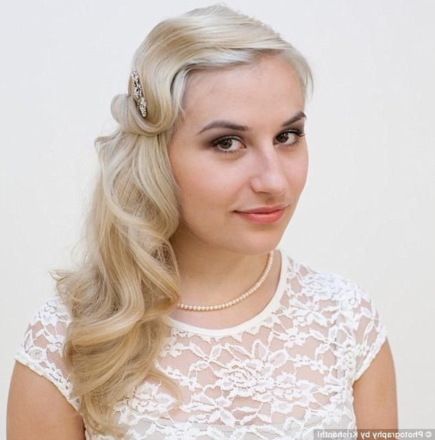 Most Recent Twenties Long Hairstyles For Great Gatsby Fever! Give Your Hair A Roaring Twenties Twist With (View 18 of 20)
