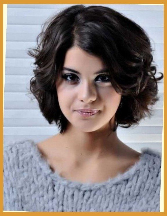 Short Haircuts For Frizzy Wavy Hair | Hairstyles Pictures With Short Haircuts For Frizzy Wavy Hair (View 12 of 20)