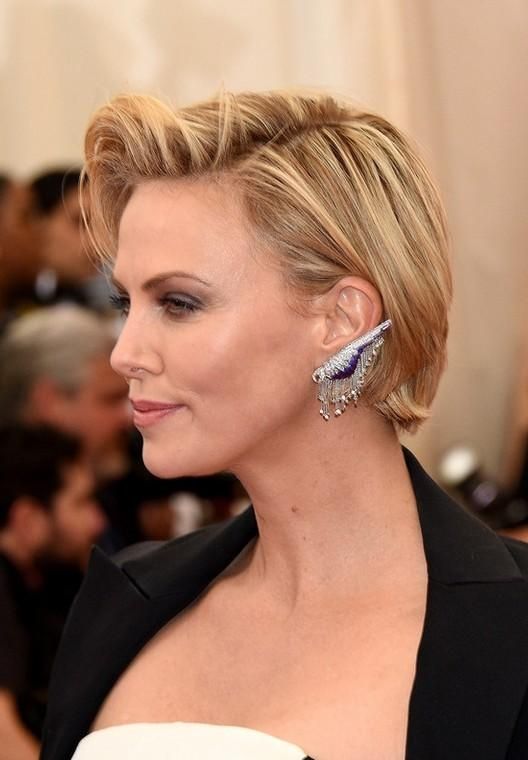 Side View Of Charlize Theron Side Parted Short Haircut | Styles Weekly Within Charlize Theron Short Haircuts (View 8 of 20)