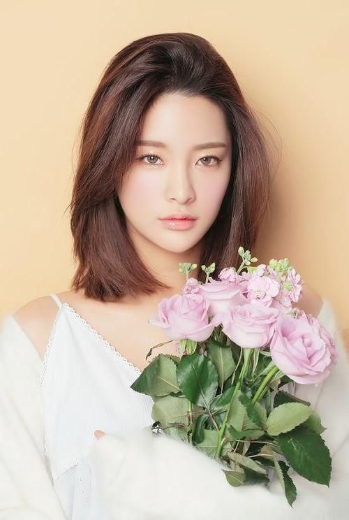 Best 25+ Medium Asian Hair Ideas On Pinterest | Korean Medium Hair Inside Korean Hairstyles For Round Face (View 17 of 20)