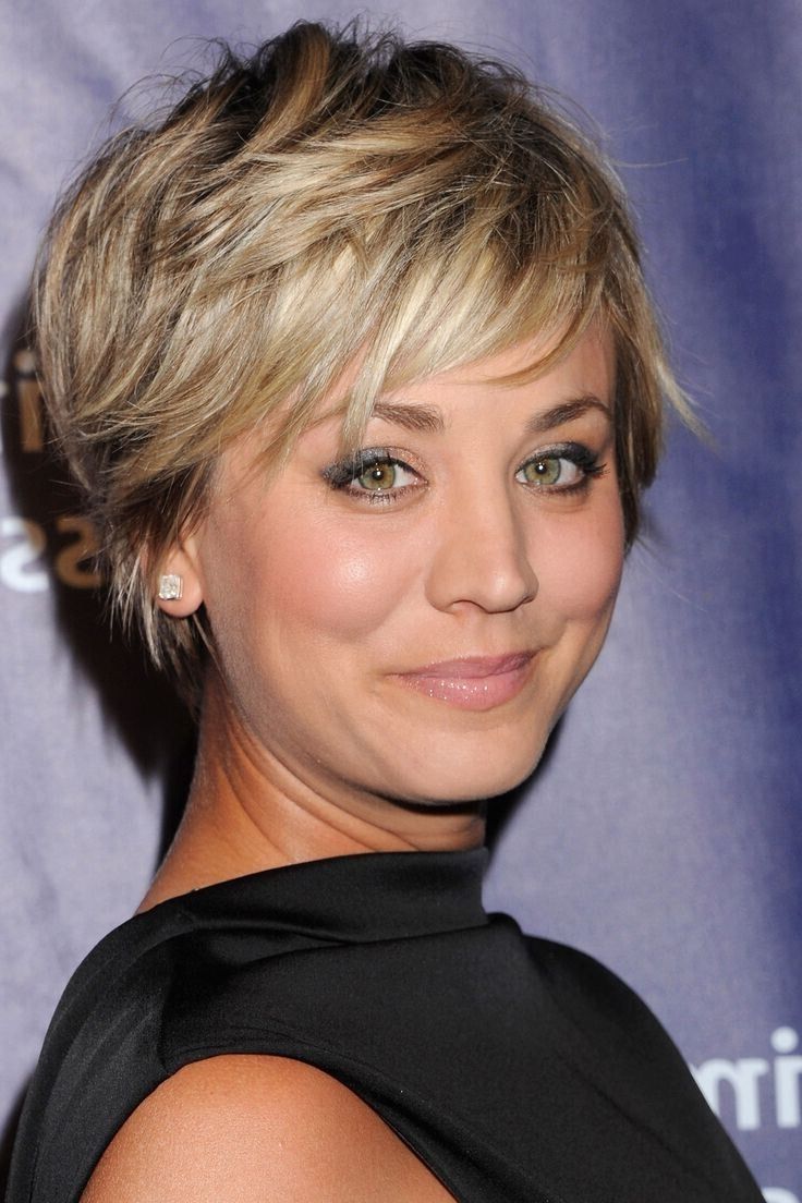 2021 Popular Shaggy Pixie Haircut for Round Face