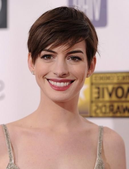 Fashionable Actress Pixie Haircuts For Anne Hathaway Short Pixie Haircut  (View 6 of 20)
