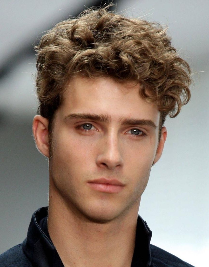 2024 Popular Shaggy Hairstyles for Men