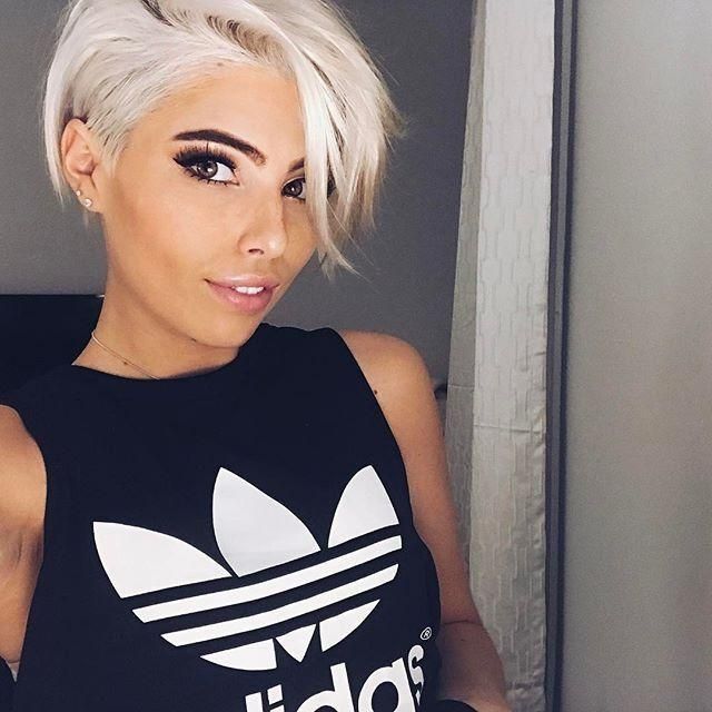 Widely Used Platinum Pixie Haircuts In Best 25+ Platinum Pixie Cut Ideas On Pinterest (View 18 of 20)