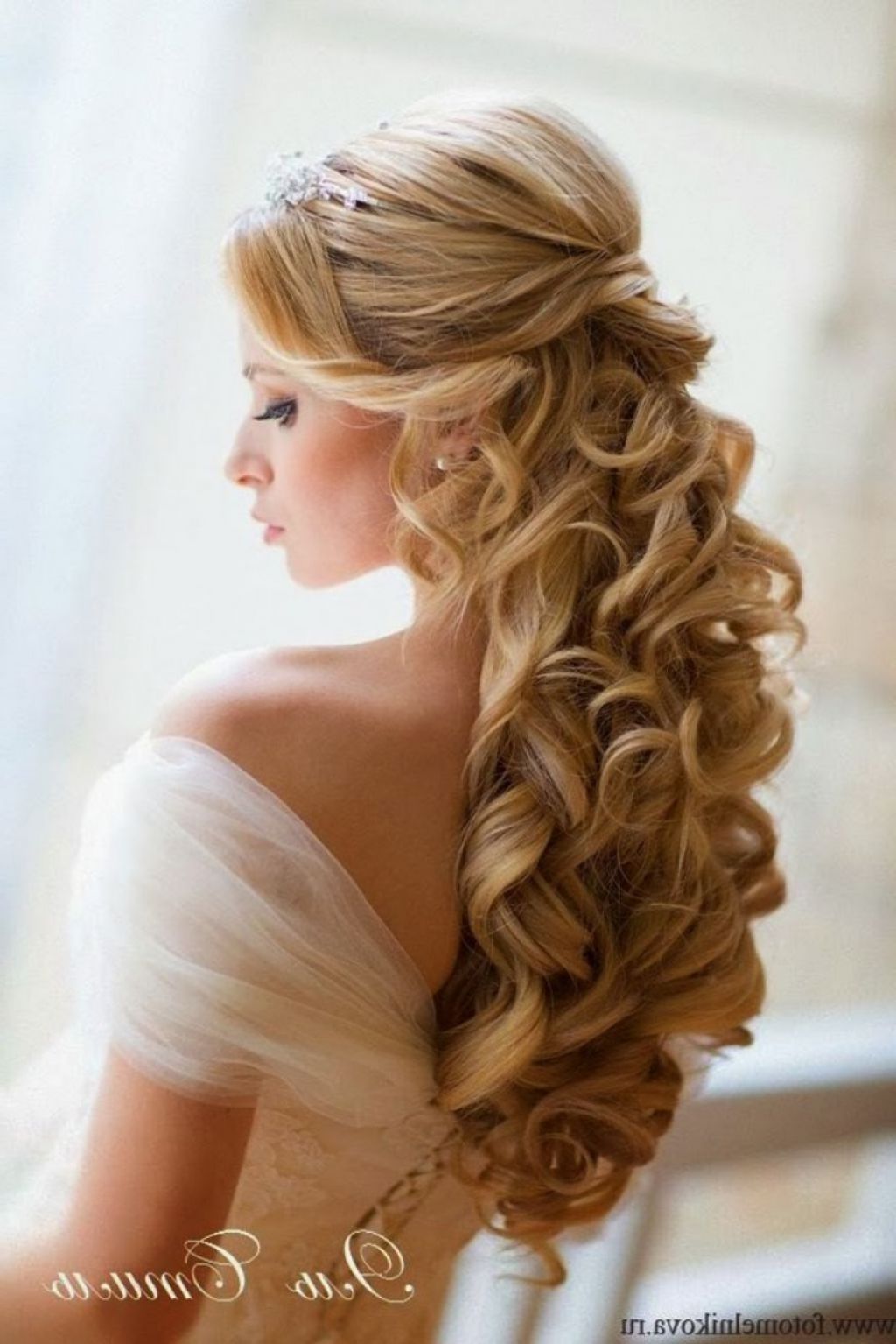 Fashionable Down Long Hair Wedding Hairstyles With √ 24+ Wonderful Wedding Hairstyles For Long Hair Down: Updos For (View 1 of 15)