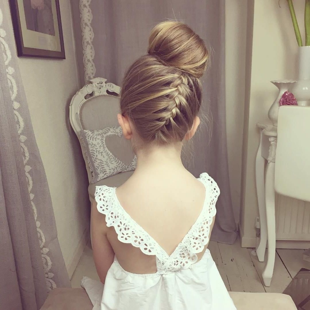 Fashionable Wedding Hairstyles For Little Bridesmaid, 80 Cute Flower Within Most Up To Date Country Wedding Hairstyles For Bridesmaids (View 14 of 15)