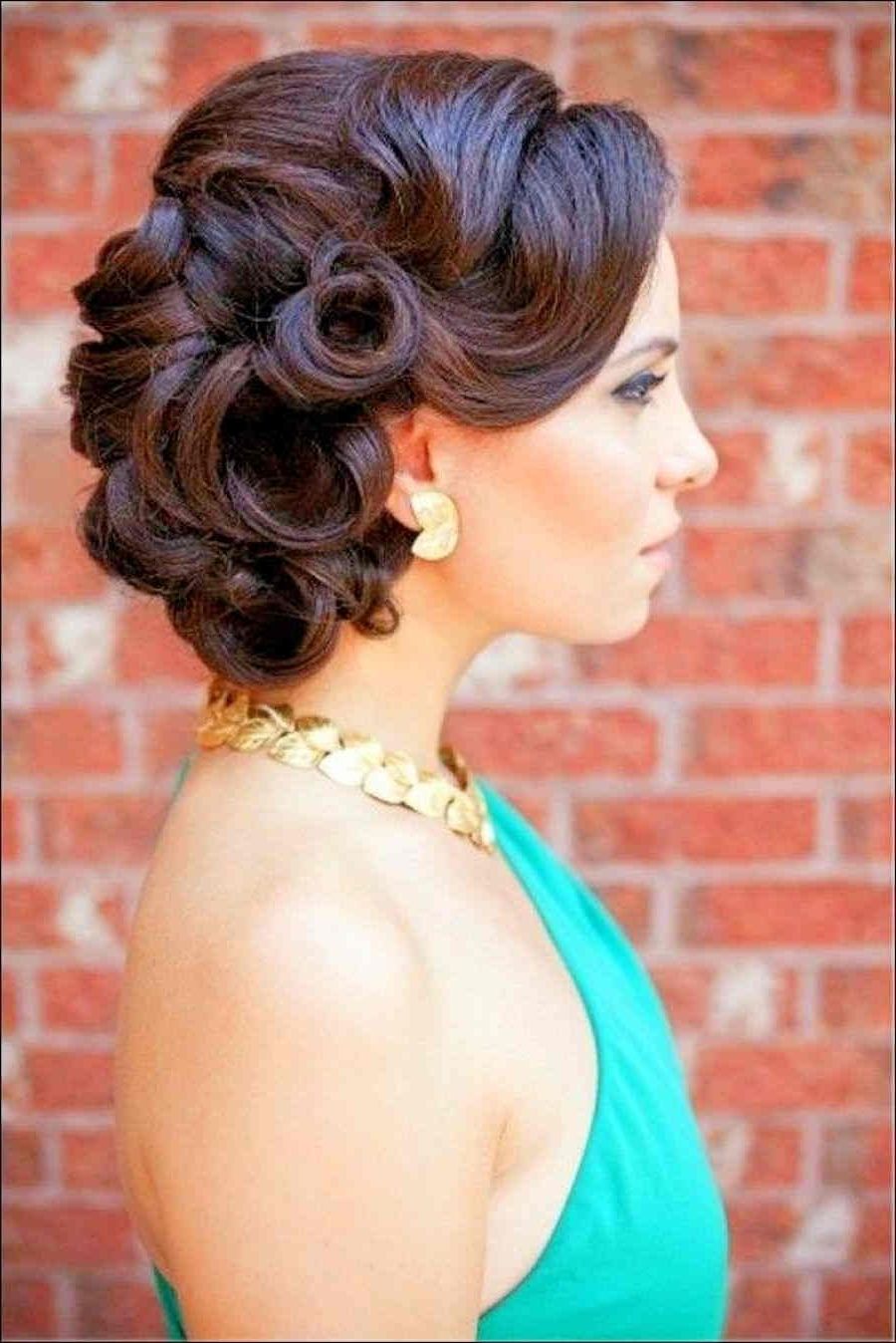 2022 Popular Wedding Hairstyles for Older Ladies with Long Hair