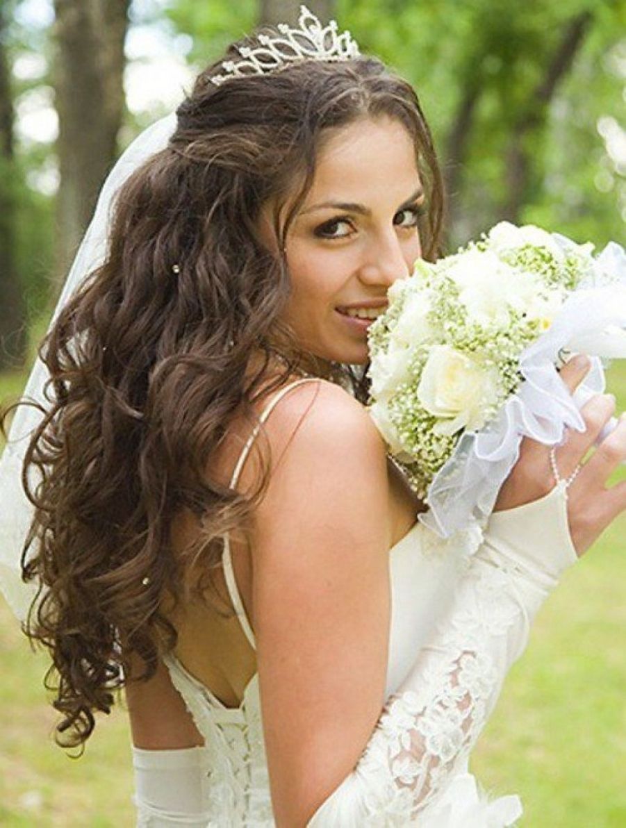 Wedding Hair : Simple Wedding Hairstyles With Veil Long Hair For With Regard To Popular Wedding Hairstyles For Long Hair With Veils And Tiaras (View 4 of 15)