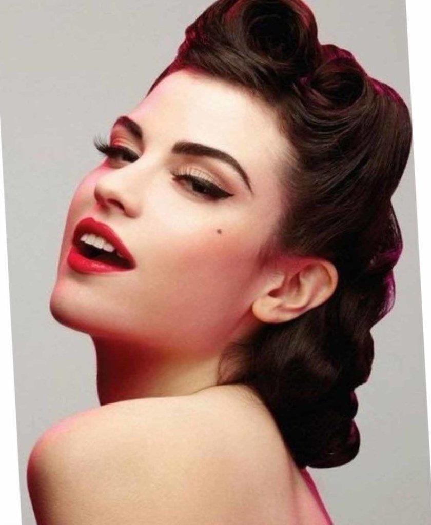 Your Guide To The Best Hairstyles – New Ideas For 2018 For Best And Newest Pin Up Wedding Hairstyles (View 15 of 15)