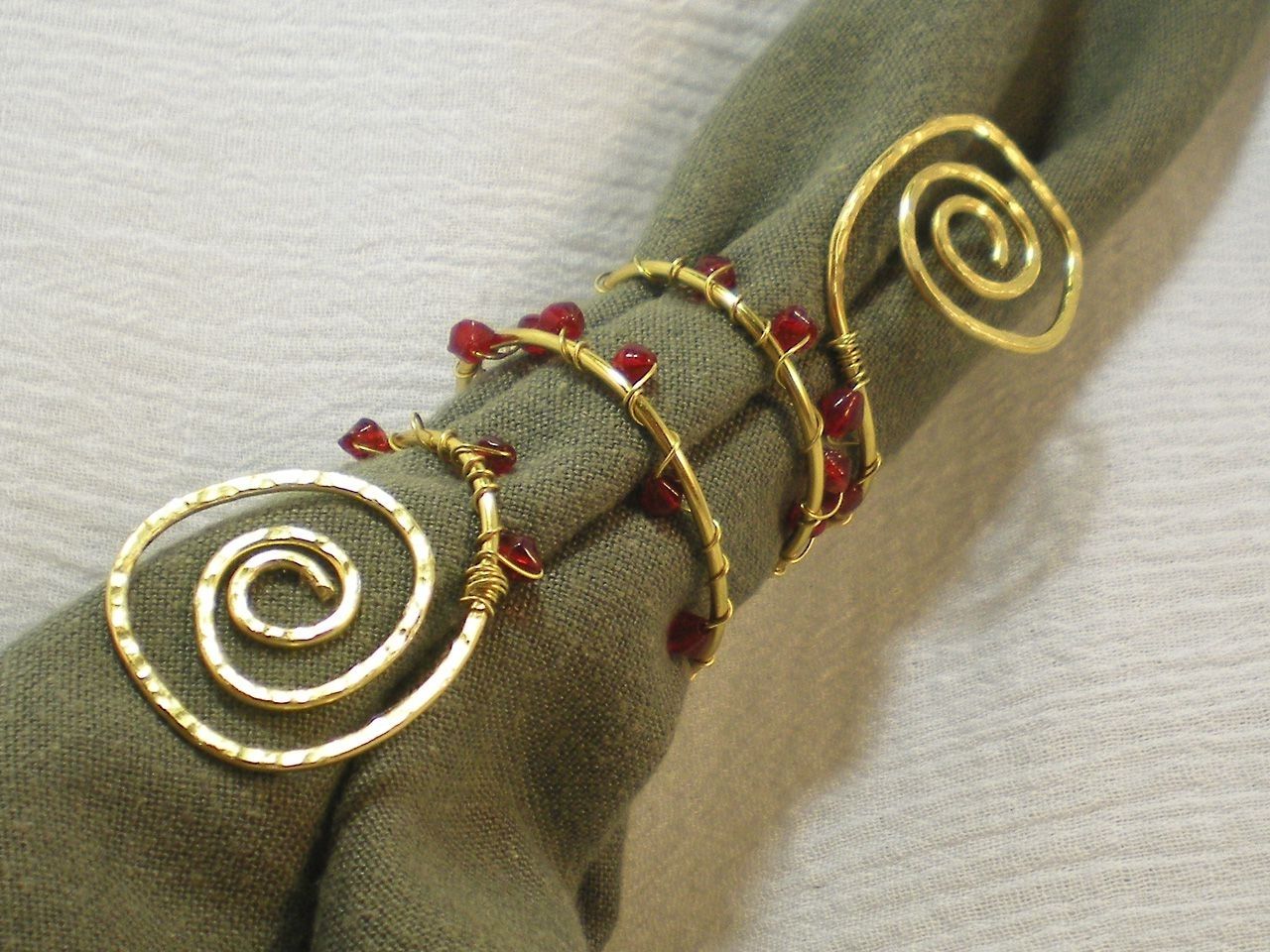 Bead And Hammered Wire Napkin Ring (View 2 of 15)