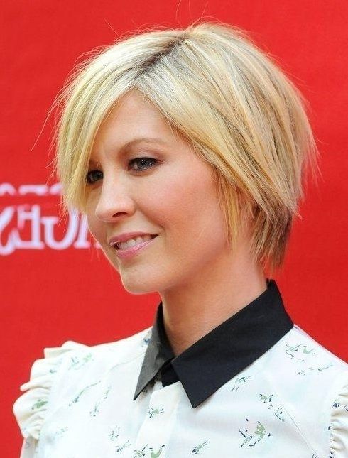Most Up To Date Side Parted Silver Pixie Bob Haircuts Intended For 100+ Hottest Short Hairstyles & Haircuts For Women – Pretty Designs (View 15 of 15)