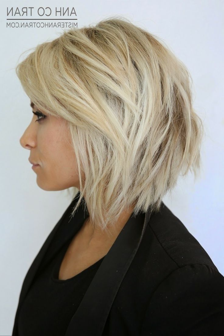23 Short Layered Haircuts Ideas For Women (View 3 of 20)