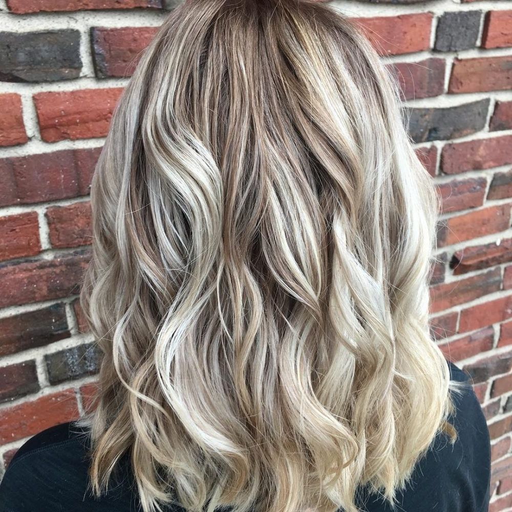 28 Blonde Hair With Lowlights So Hot You'll Want To Try'em All (new Regarding Popular Thin Platinum Highlights Blonde Hairstyles (View 16 of 20)