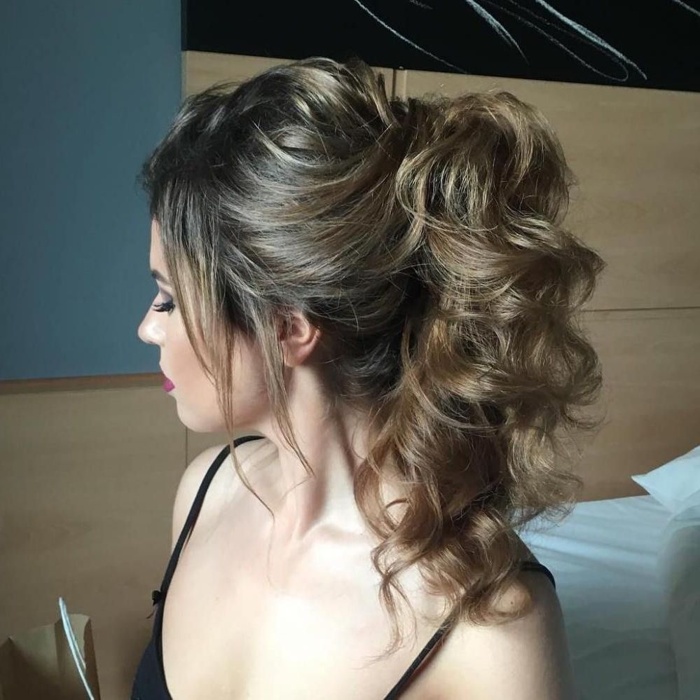 30 Eye Catching Ways To Style Curly And Wavy Ponytails (View 2 of 20)