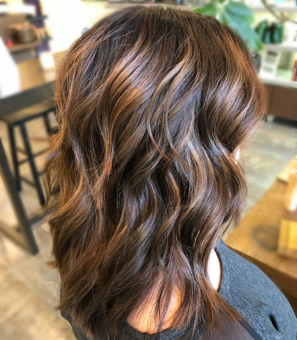 34 Sweetest Caramel Highlights On Light To Dark Brown Hair (2018) Pertaining To 2018 Dark Locks Blonde Hairstyles With Caramel Highlights (View 14 of 20)