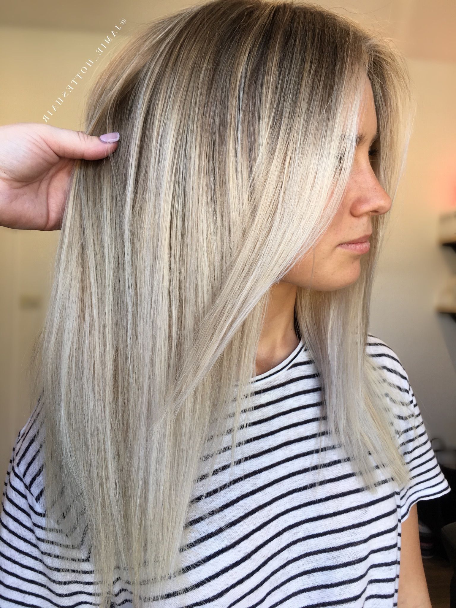 Best And Newest White And Dirty Blonde Combo Hairstyles Pertaining To Pinsophie Neubert On Hair In  (View 16 of 20)