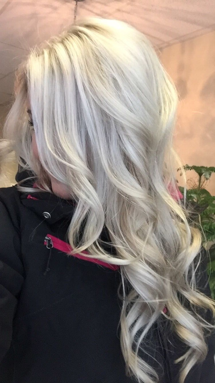 Current Glamorous Silver Blonde Waves Hairstyles With Platinum Blonde With Silver (View 6 of 20)
