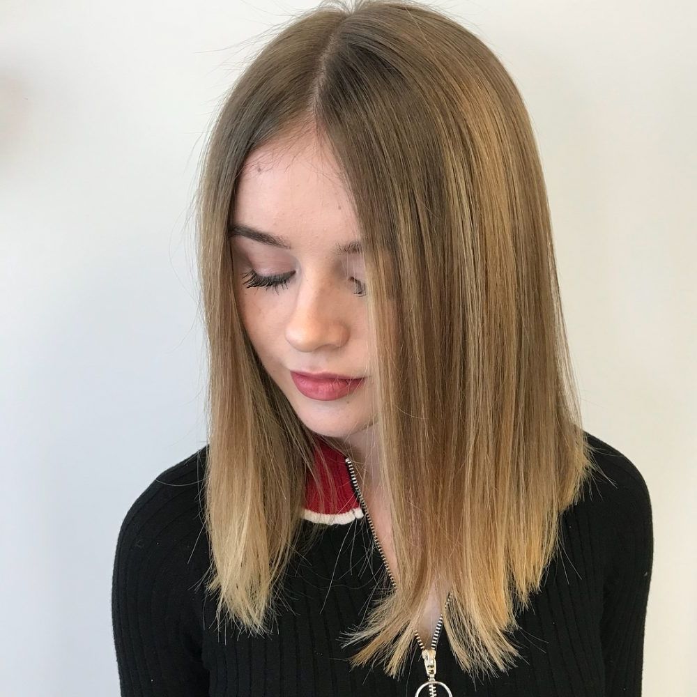 Fashionable Blonde Lob Hairstyles With Middle Parting Inside 24 Middle Part Hairstyles That Will Flattering Anyone In  (View 4 of 20)