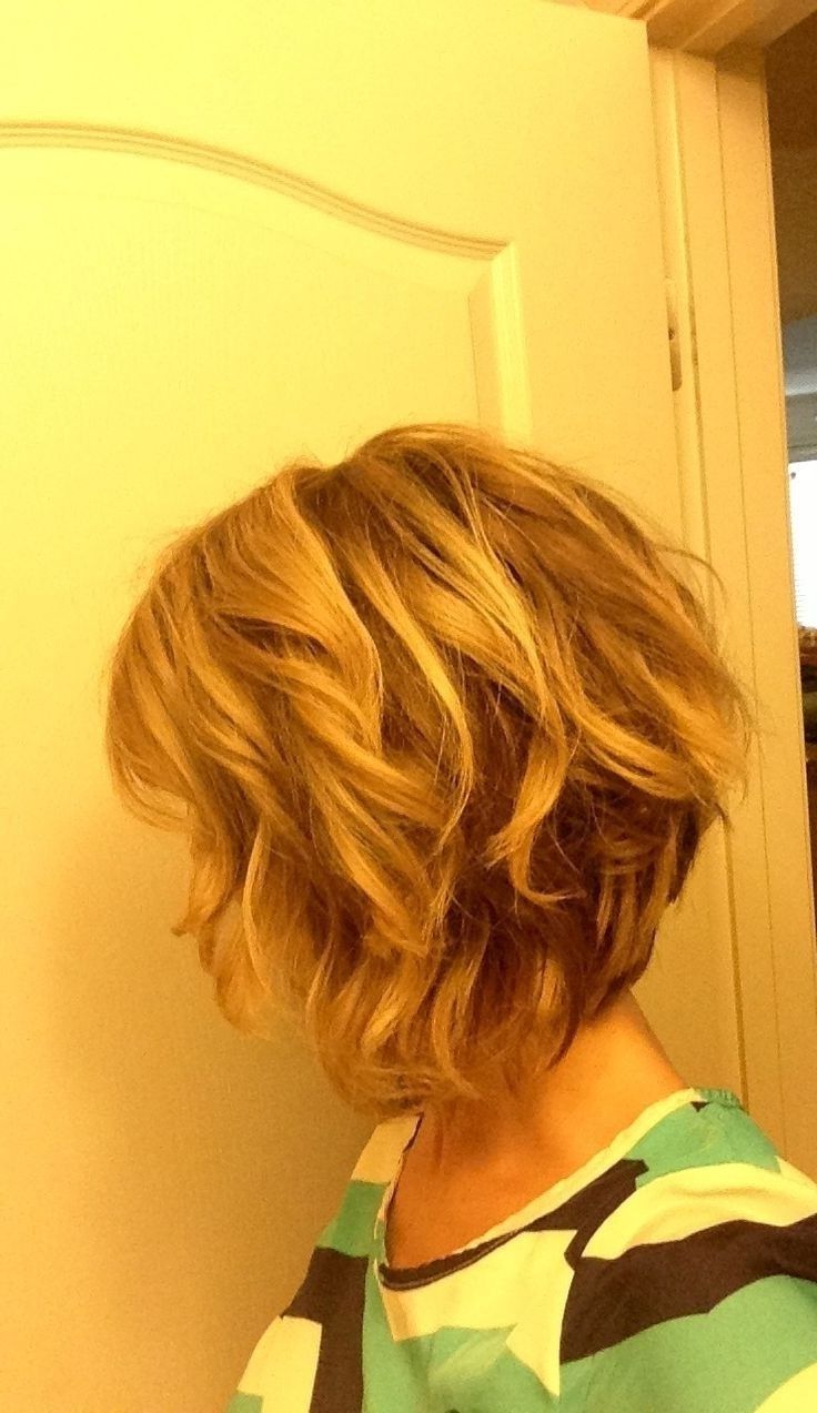 Recent Curly Highlighted Blonde Bob Hairstyles In 21 Wavy Bob Hairstyles You'll Love – Pretty Designs (Gallery 20 of 20)