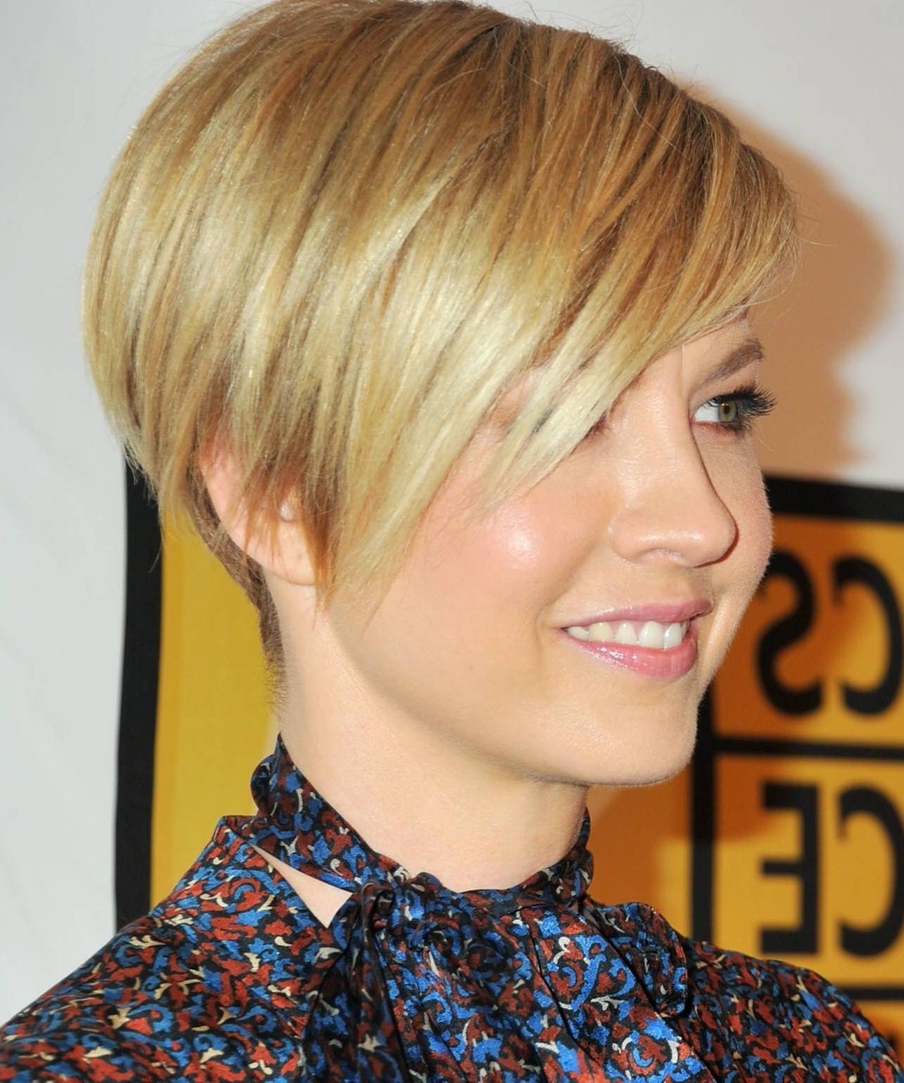 Widely Used Side Parted Silver Pixie Bob Hairstyles Regarding Inverted Bob Short Hairstyles – 28 Easy To Style Haircut Ideas (Gallery 19 of 20)